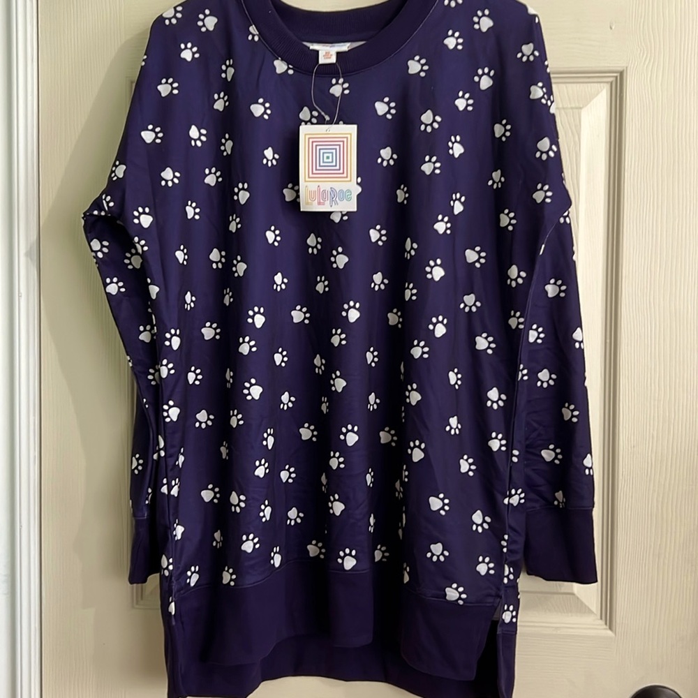 NWT LuLaRoe paw print Hannah crewneck sweatshirt 🐾